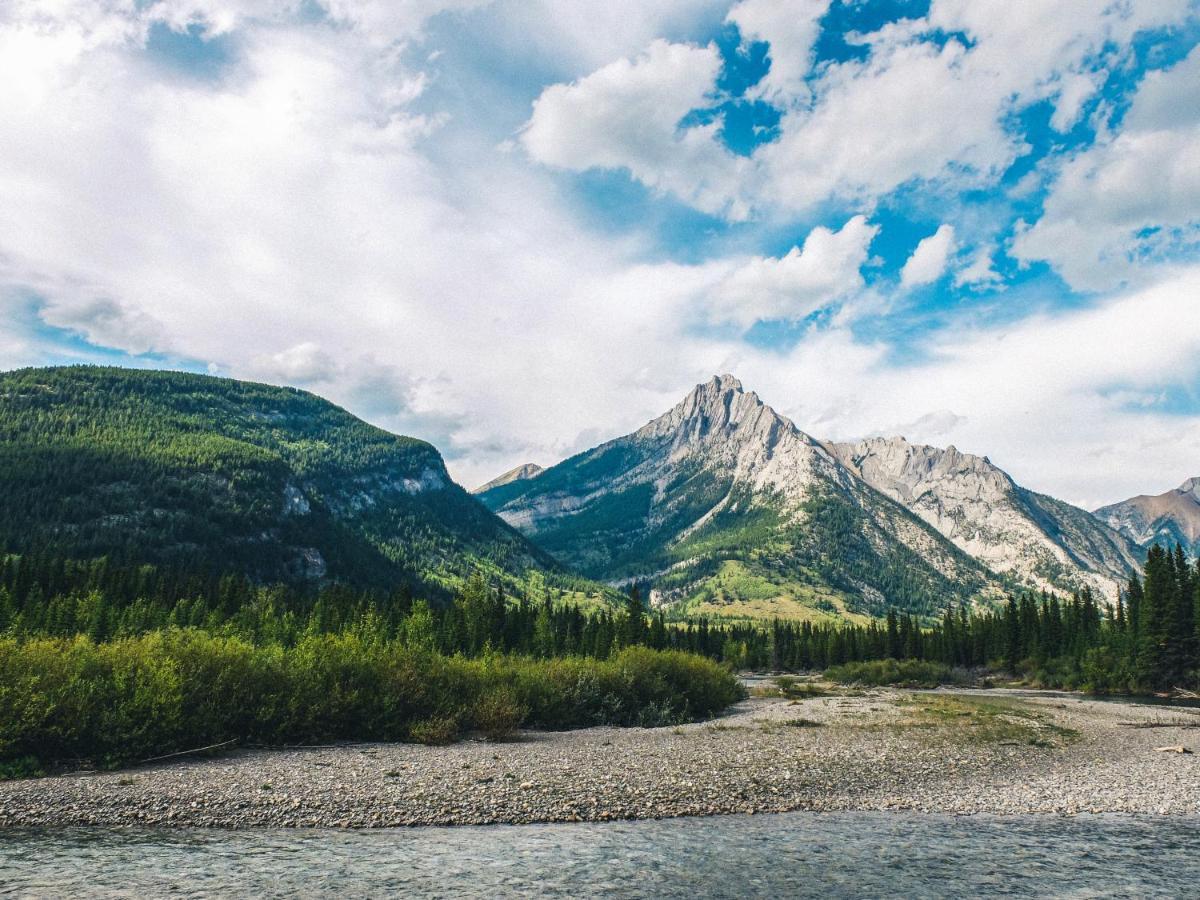 Sundance By Basecamp Hotel Kananaskis Exterior photo
