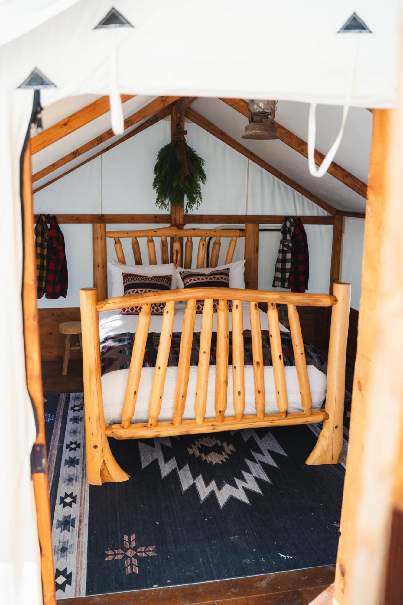 Sundance By Basecamp Hotel Kananaskis Exterior photo